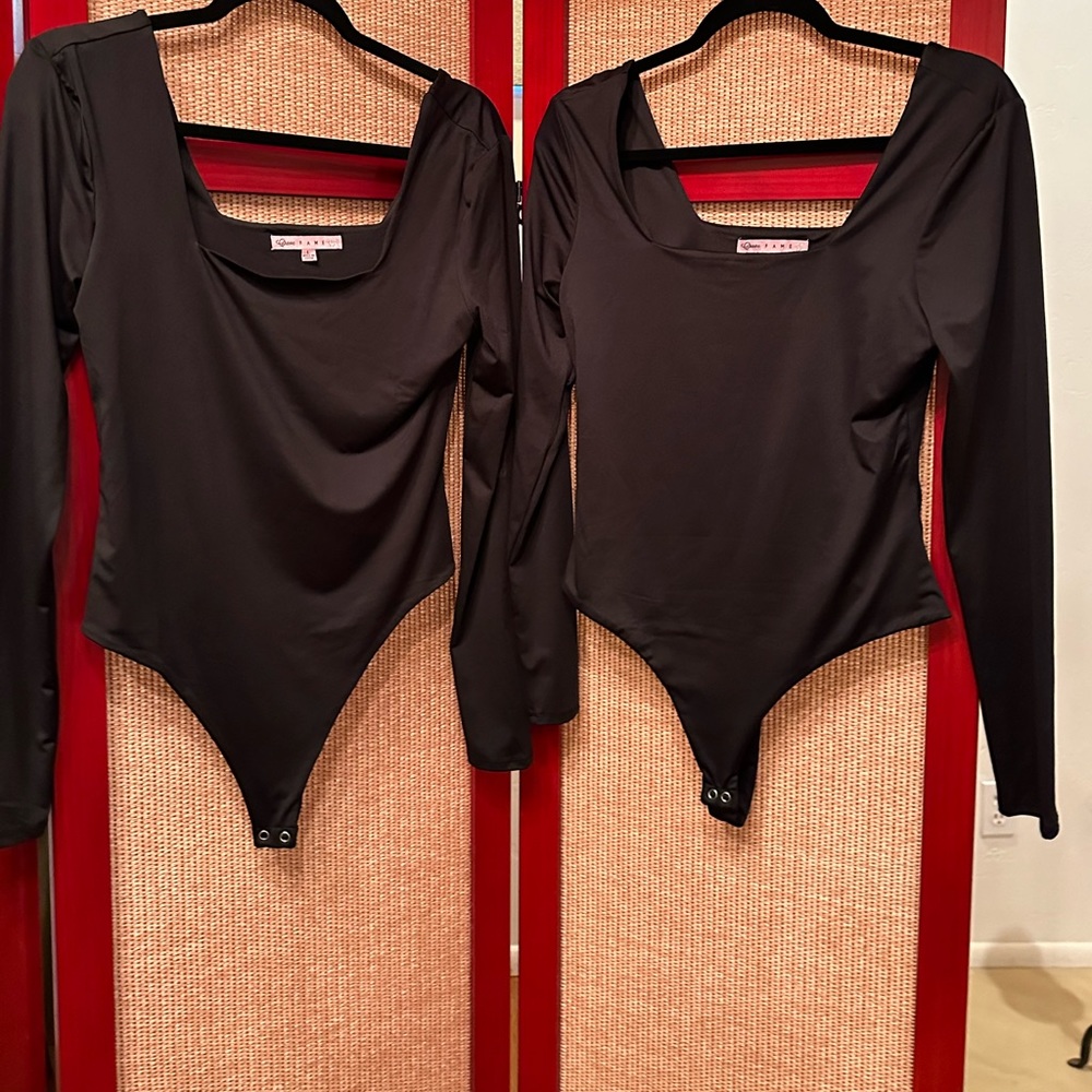 Crave Fame Juniors square necked long sleeve bodysuits in Black